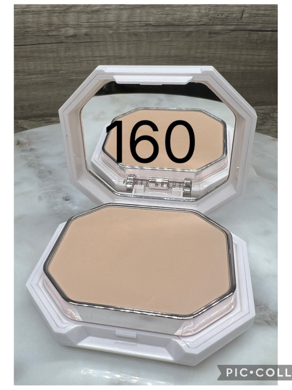 FENTY BEAUTY by Rihanna Pro Filt’r Soft Matte Powder Foundation - 160
